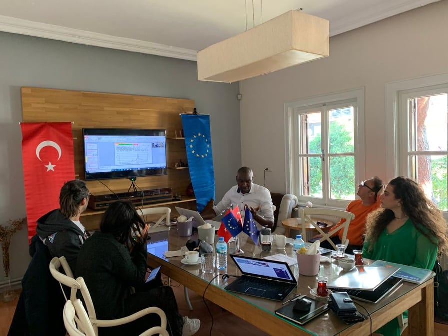 252165396_619180315794694_5581305696686313183_n